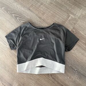 Nike Pro Cropped Top
